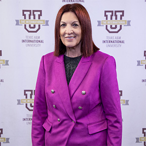 Dr. Lola Norris