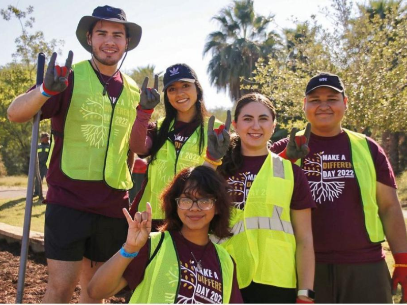 TAMIU Student Volunteers