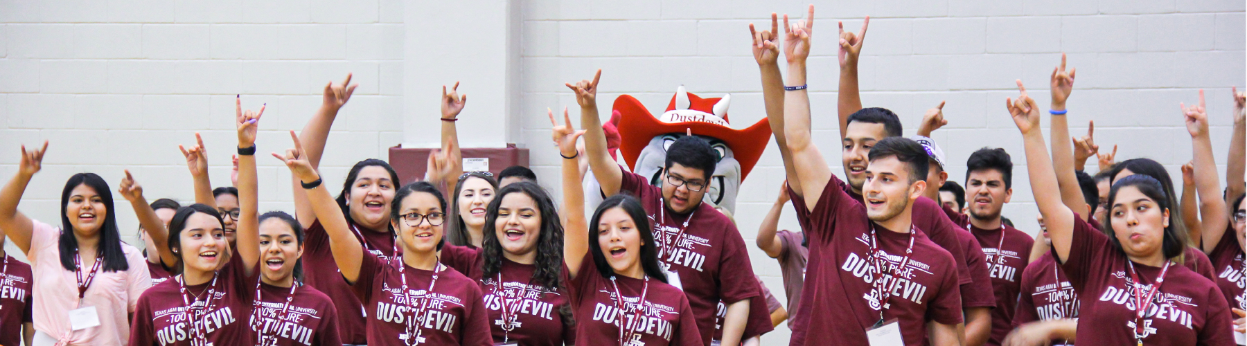 Freshman TAMIU students during Dusty Camp 2019